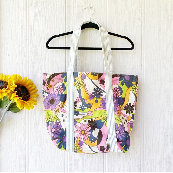 NEW UO Basic Printed Tote Bag - Picture 2 of 10